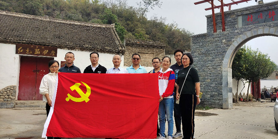房管办党支部组织党员干部参观许湾村红色教育基地.jpg